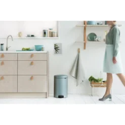 Pedaalemmer NewIcon BRABANTIA - 20 Liter Muntgroen -Aanbiedingen Tuin Wens Winkel pedaalemmer newicon 20 l muntgroen 1607880254 4 600